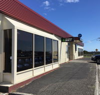 Regatta Point Tavern  Holiday Villas - Queensland Tourism