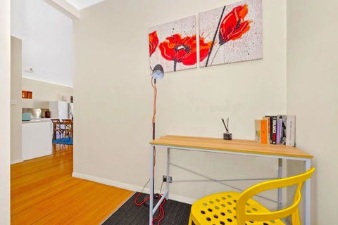 Launceston CBD Abode - QLD Tourism 9