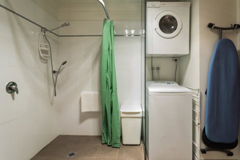 Arthur Riverfront And Sea Lodge Downstream - QLD Tourism 16