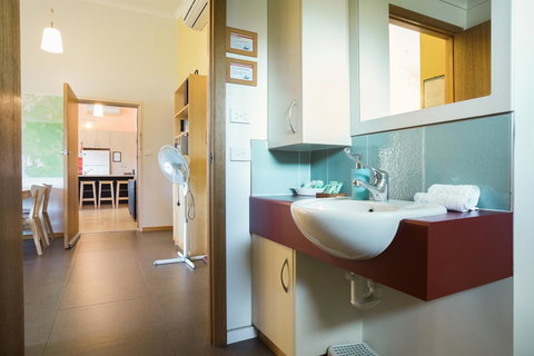 Arthur Riverfront And Sea Lodge Downstream - QLD Tourism 17