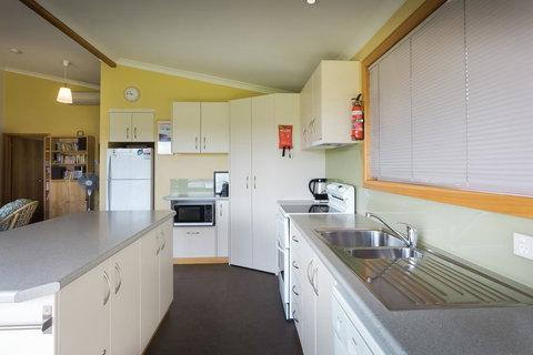 Arthur Riverfront And Sea Lodge Downstream - QLD Tourism 10