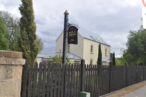 The Mill House Cottage - QLD Tourism 0