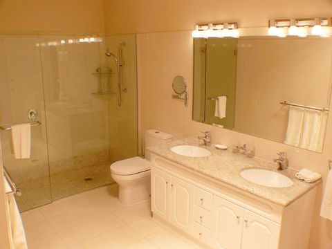 City Park Grand Hotel - QLD Tourism 7