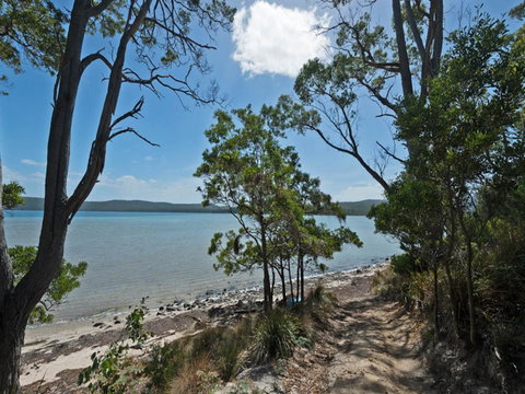 Cloudy Bay Lagoon Estate - QLD Tourism 18