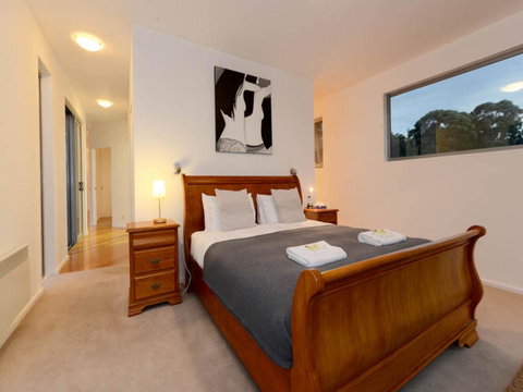 Cloudy Bay Lagoon Estate - QLD Tourism 12