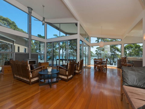 Cloudy Bay Lagoon Estate - QLD Tourism 4