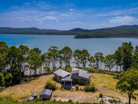 Cloudy Bay Lagoon Estate - QLD Tourism 0