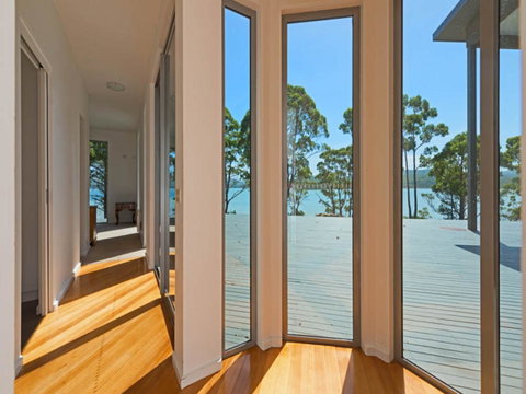 Cloudy Bay Lagoon Estate - QLD Tourism 11