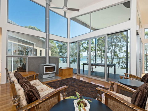 Cloudy Bay Lagoon Estate - QLD Tourism 3