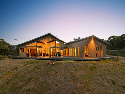 Cloudy Bay Lagoon Estate - QLD Tourism 2