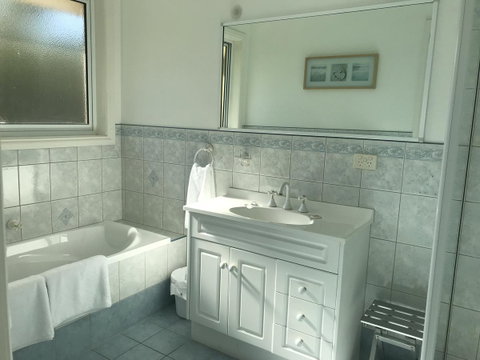Taras Richmond Farmstay - QLD Tourism 4