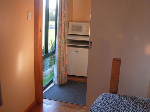 Bridport Seaside Lodge - Queensland Tourism 7