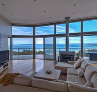 Halcyon  Immerse yourself in the sky and sea