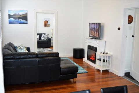 Lyttleton Cottage - QLD Tourism 9