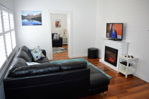 Lyttleton Cottage - QLD Tourism 1