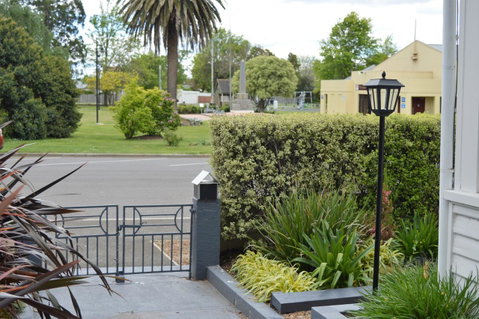 Lyttleton Cottage - QLD Tourism 13