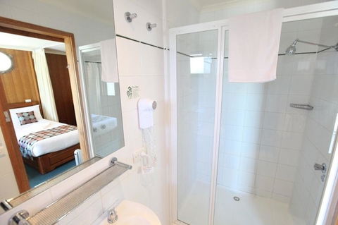 Point Lonsdale Guest House - QLD Tourism 23