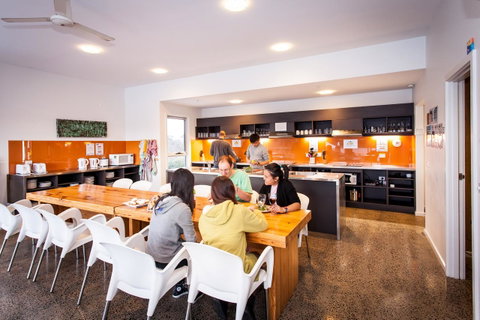 The Island Accommodation - QLD Tourism 19