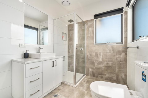 Rosewater Townhouses Dromana - QLD Tourism 19