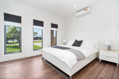 Rosewater Townhouses Dromana - QLD Tourism 29