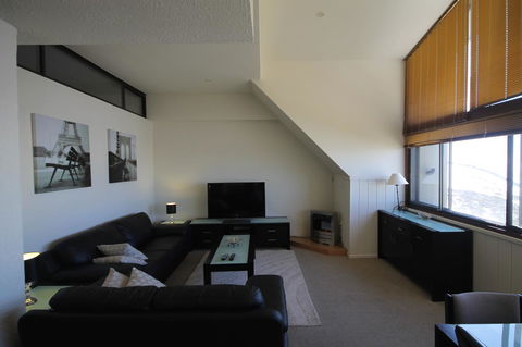 Arlberg Hotham - Queensland Tourism 0