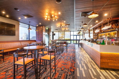 Nightcap At Sandringham Hotel - Queensland Tourism 10