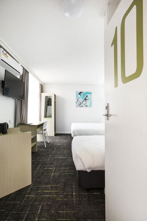 Nightcap At Sandringham Hotel - Queensland Tourism 21