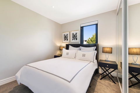 Manhattan Apartments - Notting Hill - Queensland Tourism 24