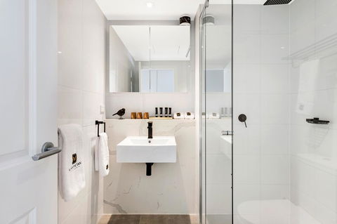 Manhattan Apartments - Notting Hill - Queensland Tourism 21
