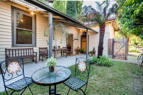 Avalon House - Queensland Tourism 1