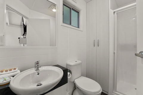 Bright Riverside Holiday Park - Queensland Tourism 32