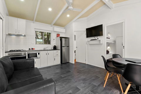 Bright Riverside Holiday Park - Queensland Tourism 37