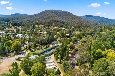 Bright Riverside Holiday Park - Queensland Tourism 35