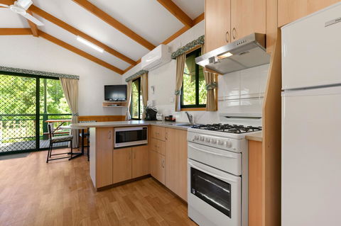 Bright Riverside Holiday Park - Queensland Tourism 22