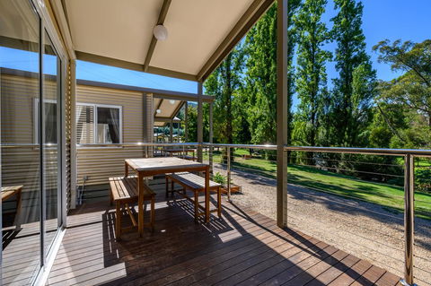 Bright Riverside Holiday Park - Queensland Tourism 5