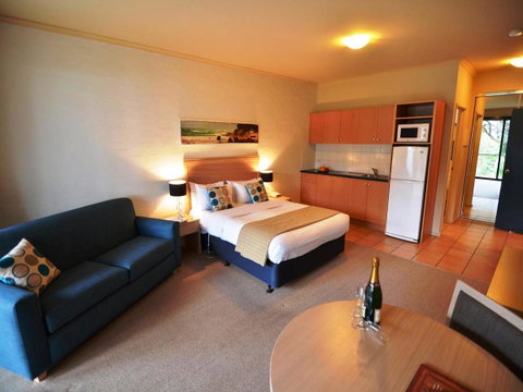 Lorne Surf Apartments - QLD Tourism 20