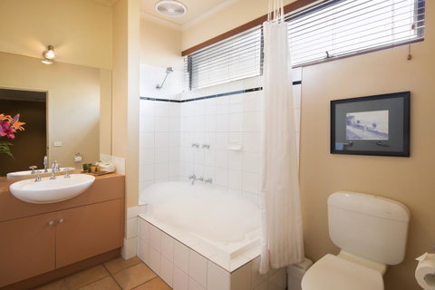 Lorne Surf Apartments - QLD Tourism 33
