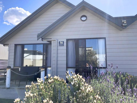 Apollo Bay Waterfront Motor Inn - Queensland Tourism 20