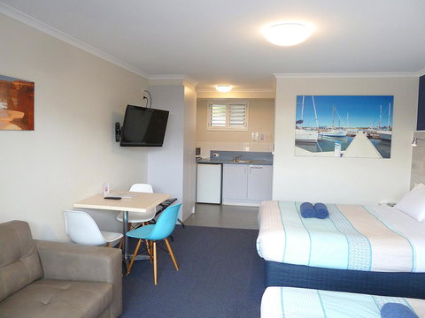 Apollo Bay Waterfront Motor Inn - Queensland Tourism 18
