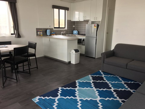 Apollo Bay Waterfront Motor Inn - Queensland Tourism 34