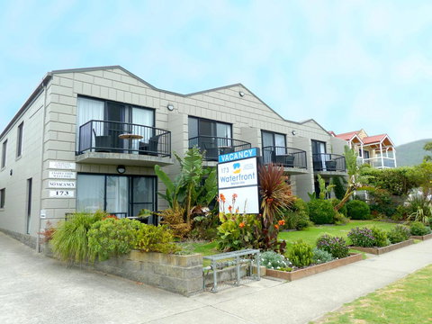 Apollo Bay Waterfront Motor Inn - Queensland Tourism 1