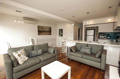 7 Falls Apartments - QLD Tourism 11