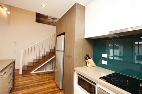 7 Falls Apartments - QLD Tourism 9