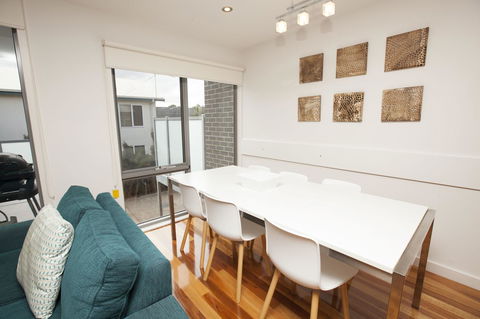 7 Falls Apartments - QLD Tourism 8