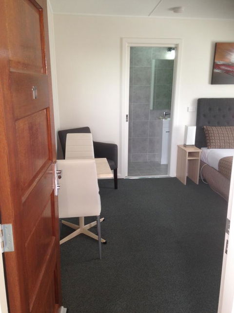 Beachcomber Motel & Apartments - QLD Tourism 29