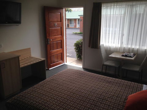 Beachcomber Motel & Apartments - QLD Tourism 26