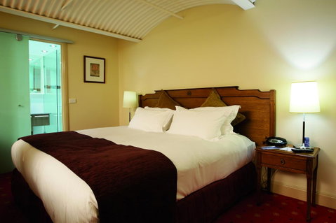 Grand Hotel Melbourne - Queensland Tourism 8