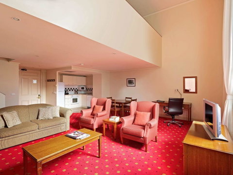 Grand Hotel Melbourne - Queensland Tourism 38