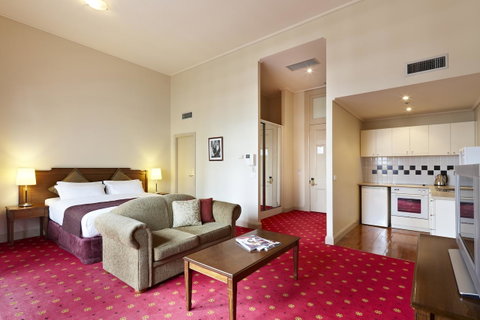 Grand Hotel Melbourne - Queensland Tourism 16
