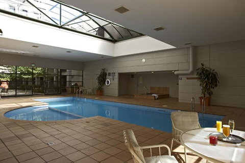 Grand Hotel Melbourne - Queensland Tourism 1
